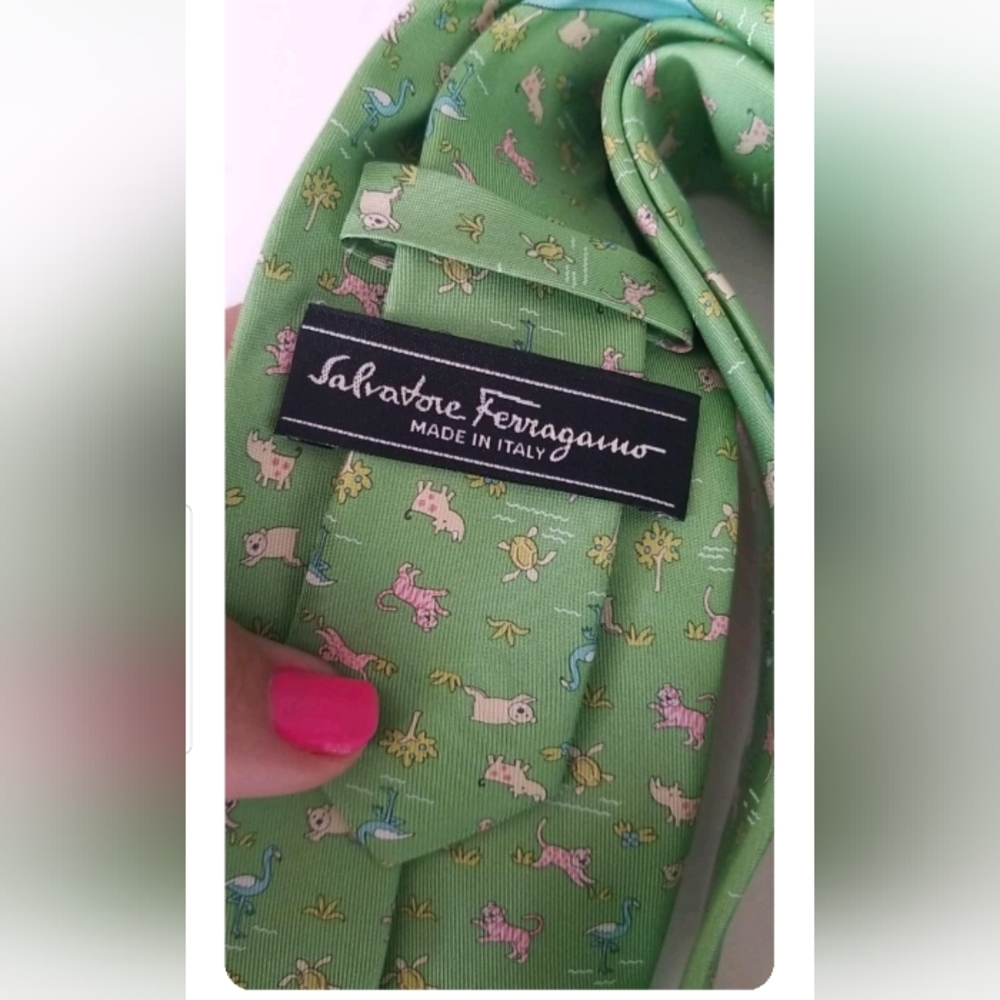 Salvatore Ferragamo Tie NWOT - Picture 4 of 5